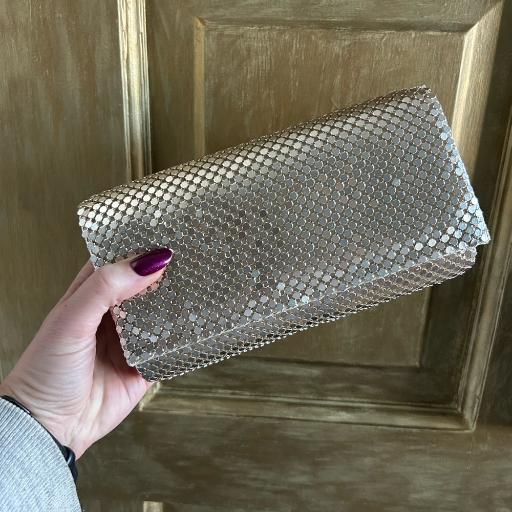 Gold Clutch‎